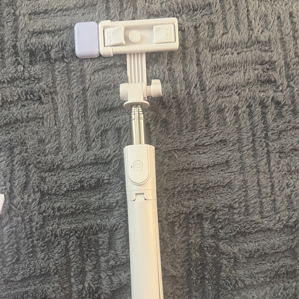 White Selfie Stick with Remote
